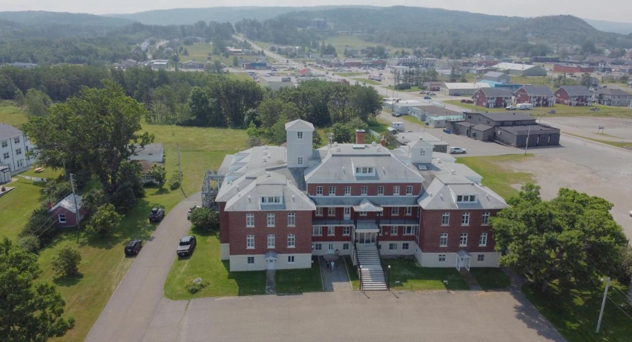 Apartamento Le Couvent Sainte Anne-des-Chênes Exterior foto